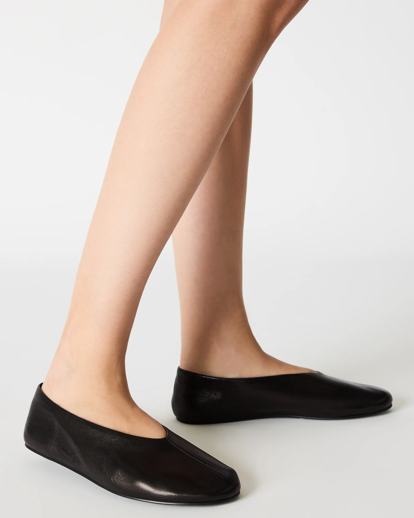 CYNTRA BLACK LEATHER - Image 2